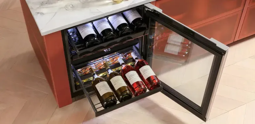 cafe-wine-refrigerator